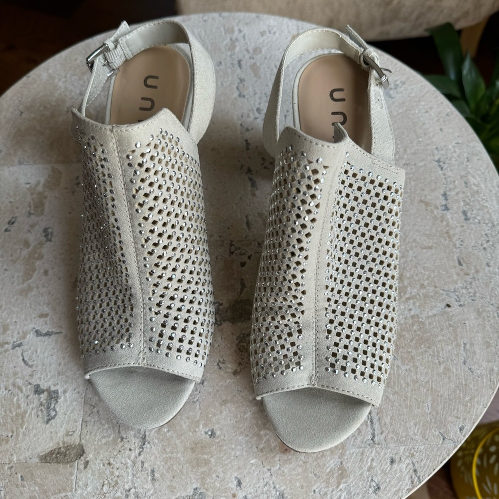 UNISA Cut-out Open Toe Sling Back Silver Studded Heeled Sandal Size 7.5M Beige